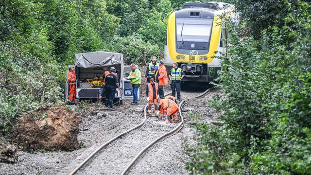 Katastropheneinsatz: Bahnstrecke nach Zugunglück noch wochenlang gesperrt