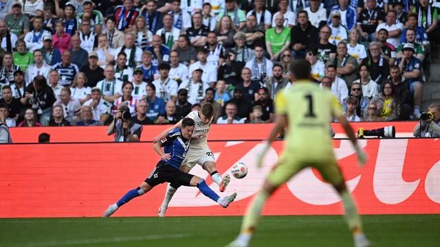 Fußball-Bundesliga: Glücklicher Punktgewinn für den HSV bei schwachem 0:0