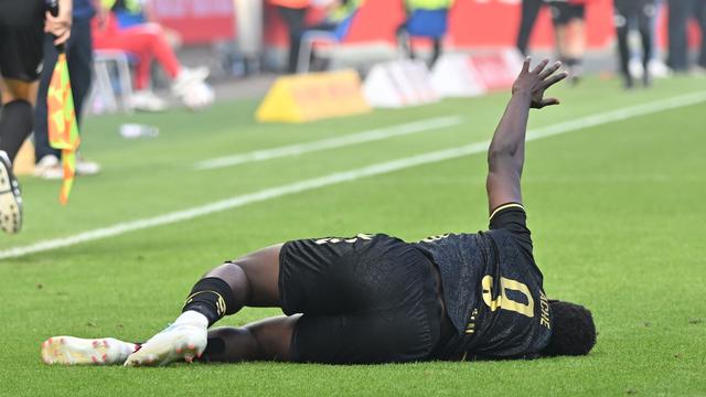 Fußball-Bundesliga: Kölns Kwasniok hadert: "Tritt ihm das Knie weg"