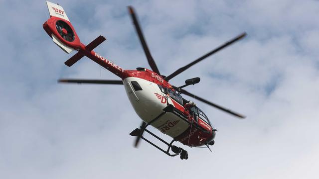 Rettungshubschrauber-Einsatz: Fahrer kracht in Gegenverkehr - lebensbedrohlich verletzt