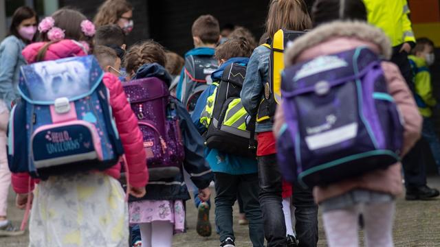 Schuljahresauftakt: GEW beklagt zu große Klassen und fehlende Lehrer