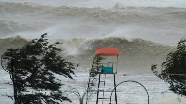 Tropensturm in Asien: Taifun "Kajiki" wirbelt auf Vietnam zu - Schäden auf Hainan