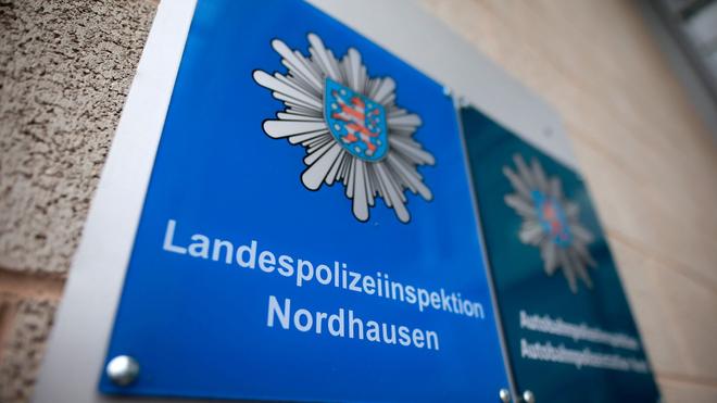 Ursache unklar: Der Mopedfahrer starb kurz nach Eintreffen der Rettungskräfte. (Symbolbild)