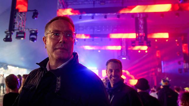 Britpop-Fieber: Worms statt Wembley: Schweitzer hofft noch auf Oasis-Ticket