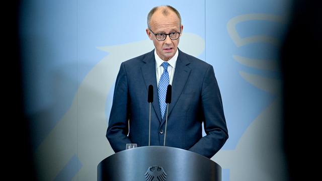 Vor dem Kanzlerbesuch: Grüne und BSW kritisieren Marine-Besuch von Merz in Rostock