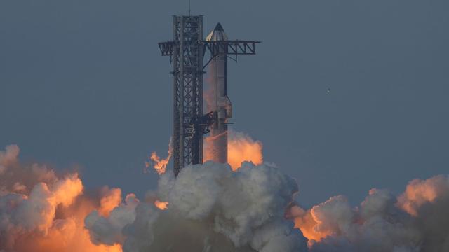 SpaceX-Projekt: Riesen-Rakete Starship absolviert zehnten Testflug
