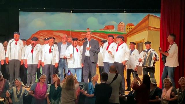 Helgolandbesuch: Söder singt Seemannslied auf Helgoland – mit Solo