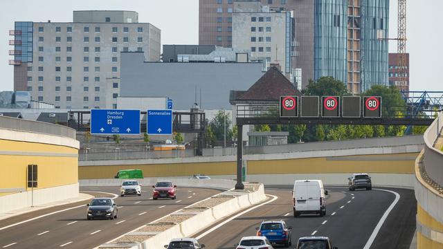 Autoverkehr in Berlin: Verlängerung der Stadtautobahn eingeweiht – Demonstrationen