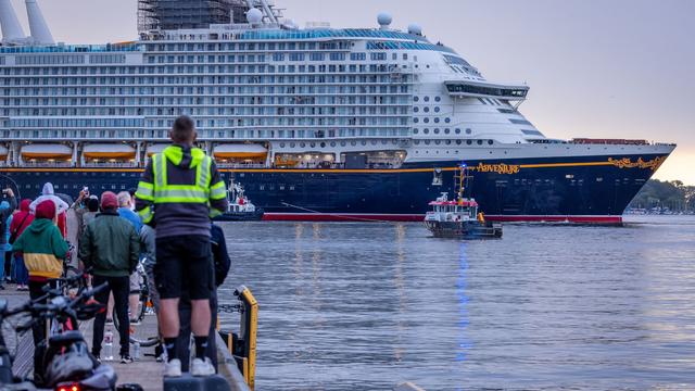 Schiffbau: Abschied aus Wismar für Kreuzfahrtschiff "Disney Adventure"