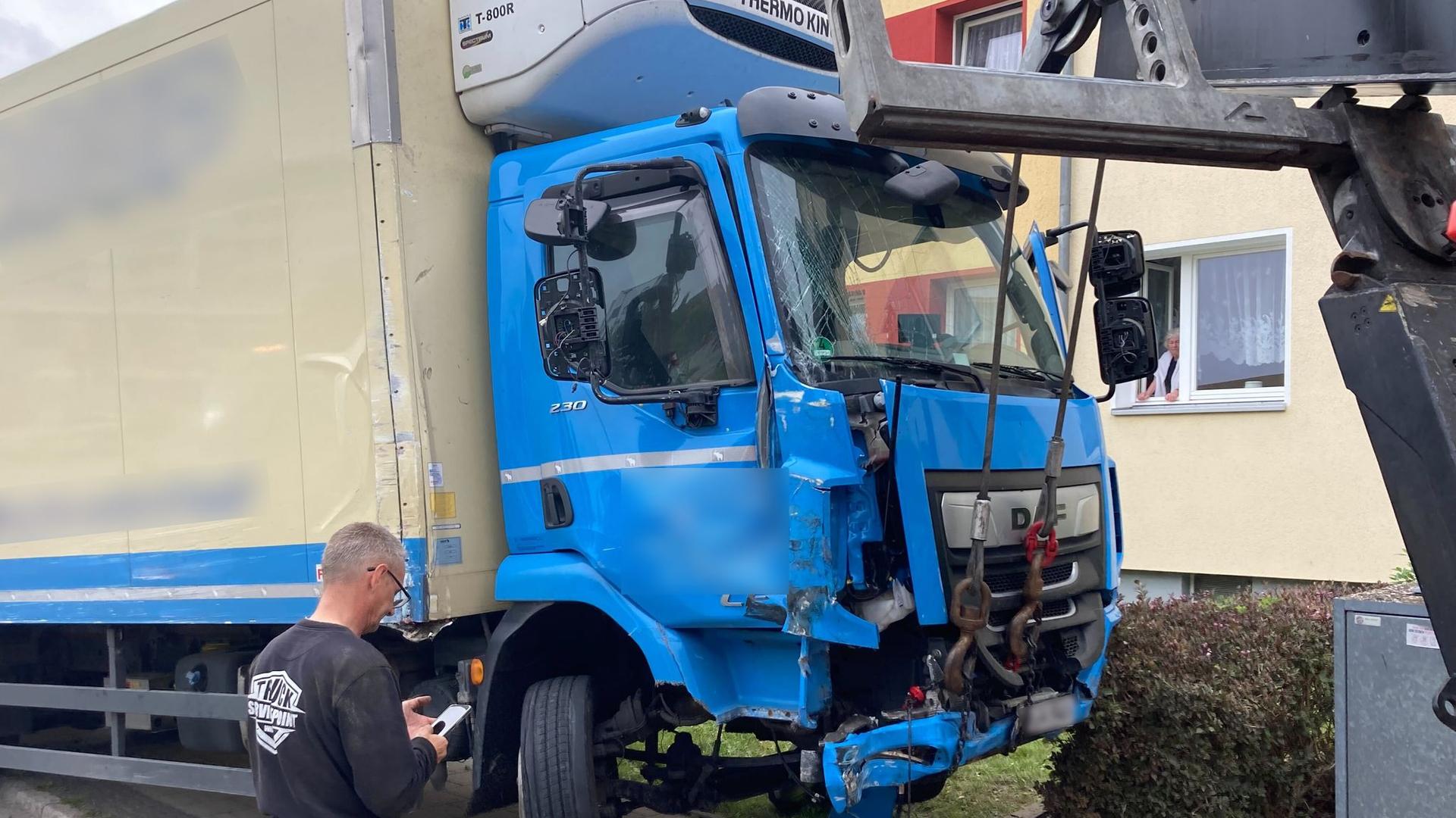 Unfall in Rostock: Krampfanfall am Steuer? Lkw rast über Marktplatz in Rostock