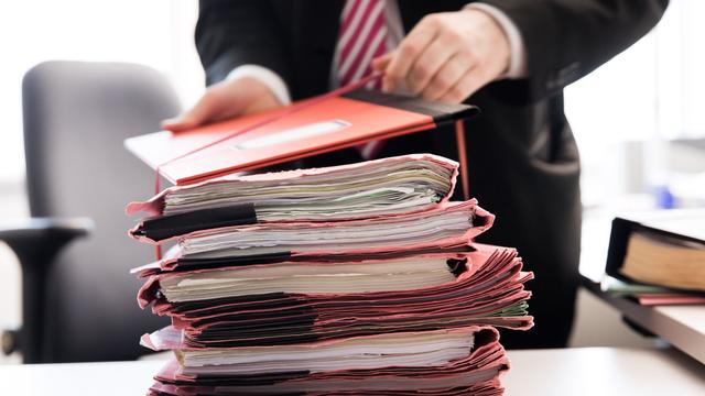 Verfahrensstau: Aktenberg bei Hamburger Staatsanwaltschaft wächst weiter