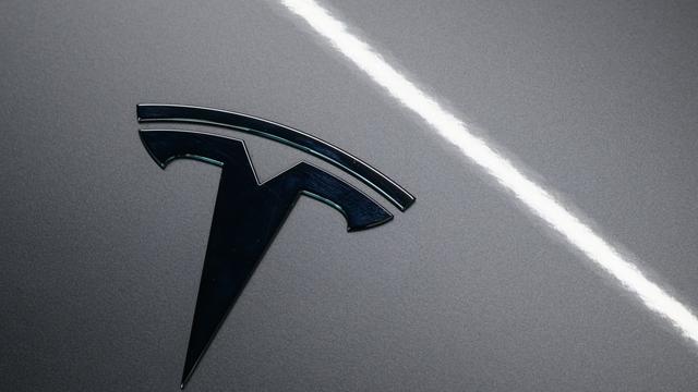 Elektroauto-Hersteller: Giffey sieht Tesla-Entwicklungszentrum als "Leuchtturm"