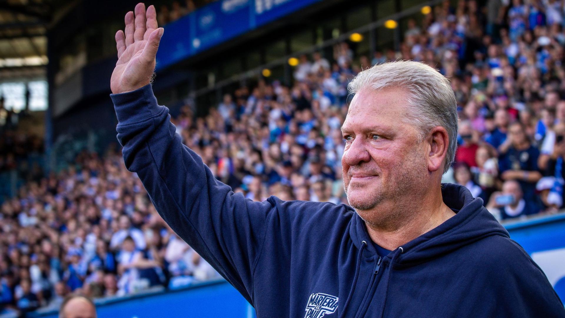 Geld für Flutlichtanlage: Hansa-Legenden am Ball: 20.000 bei Rostocker Benefizspiel