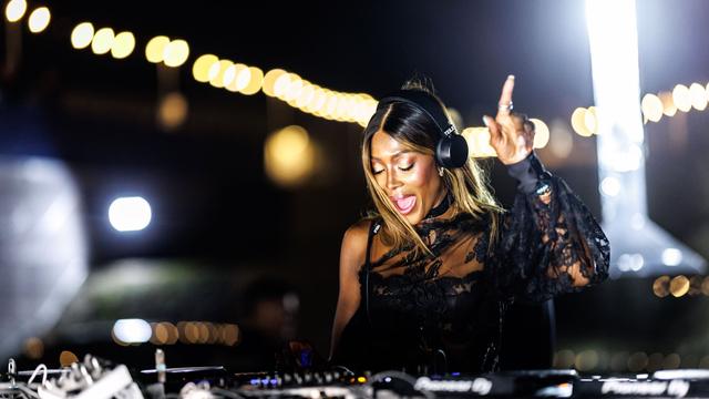 Leute: Supermodel Naomi Campbell gibt ihr Debüt als DJane