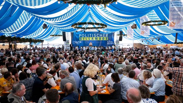 Brauchtum und Politik: Kernige Politikersprüche bei Gillamoos-Frühschoppen erwartet