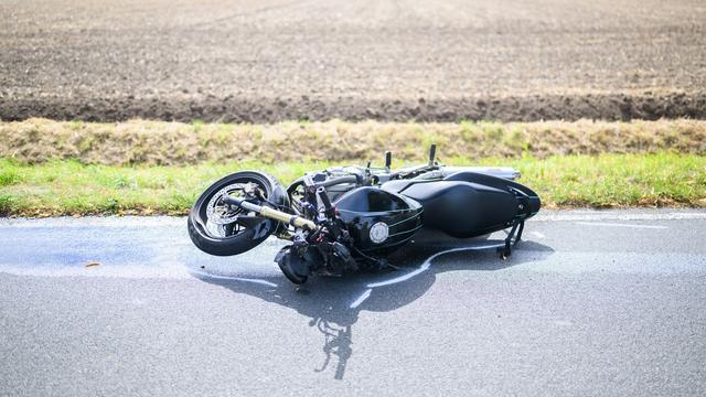 Oberbayern: Motorradfahrer bei Überholmanöver schwer verletzt