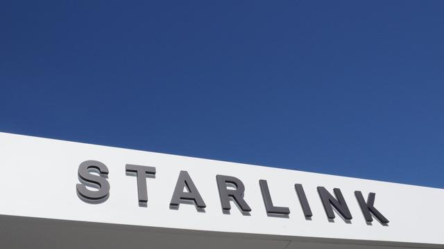 Internet aus dem All: Starlink kann mit Frequenz-Zukauf leichter Handys erreichen
