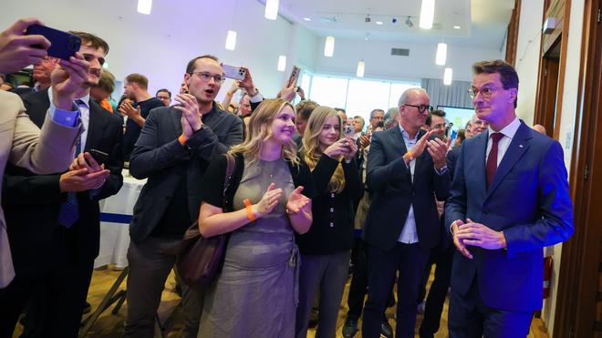  Wenn es in Stichwahlen gegen die AfD geht, unterstützt seine CDU andere demokratische Parteien wie die SPD.