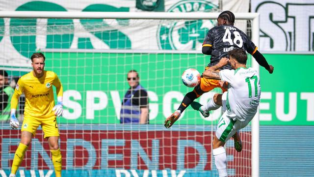 2. Fußball-Bundesliga: Zweitliga-Rekord: Fürths König sieht nach halber Minute Rot