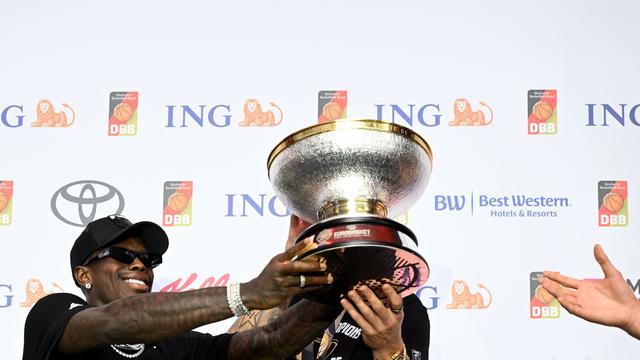 Europameister: Dusche mit Skibrille: Schröder erklimmt Basketball-Gipfel