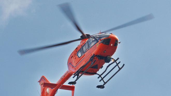 Unfall: Der schwer verletzte Motorradfahrer musste mit einem Rettungshubschrauber in ein Krankenhaus geflogen werden. (Symbolbild)
