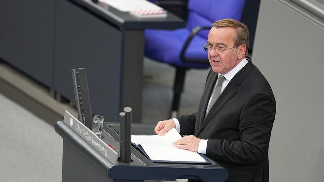 Verteidigungshaushalt: Pistorius: Russland hat deutsche Fregatte überfliegen lassen