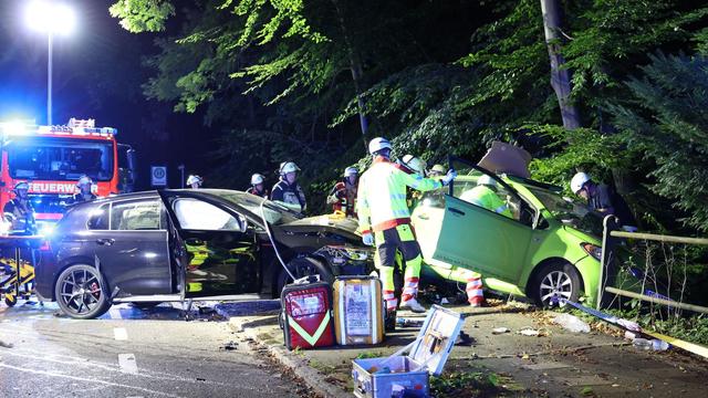 Unfall: Vier Verletzte bei Autounfall in Solingen