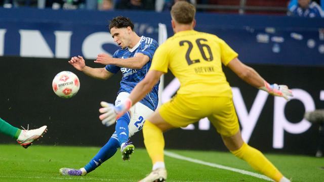 2. Fußball-Bundesliga: Porath schießt Schalke auf den Aufstiegsplatz