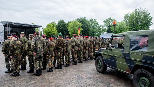Heimatschutz: CDU-Politiker will frühere NVA-Soldaten als Reservisten