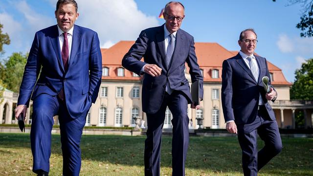Bundesregierung: Kabinett in Klausur: Ein moderneres Land - und andere Sorgen