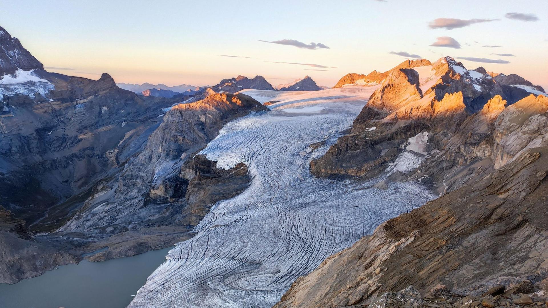 Klimawandel: Wenig Schnee, viel Hitze: Gletscher schrumpfen weiter