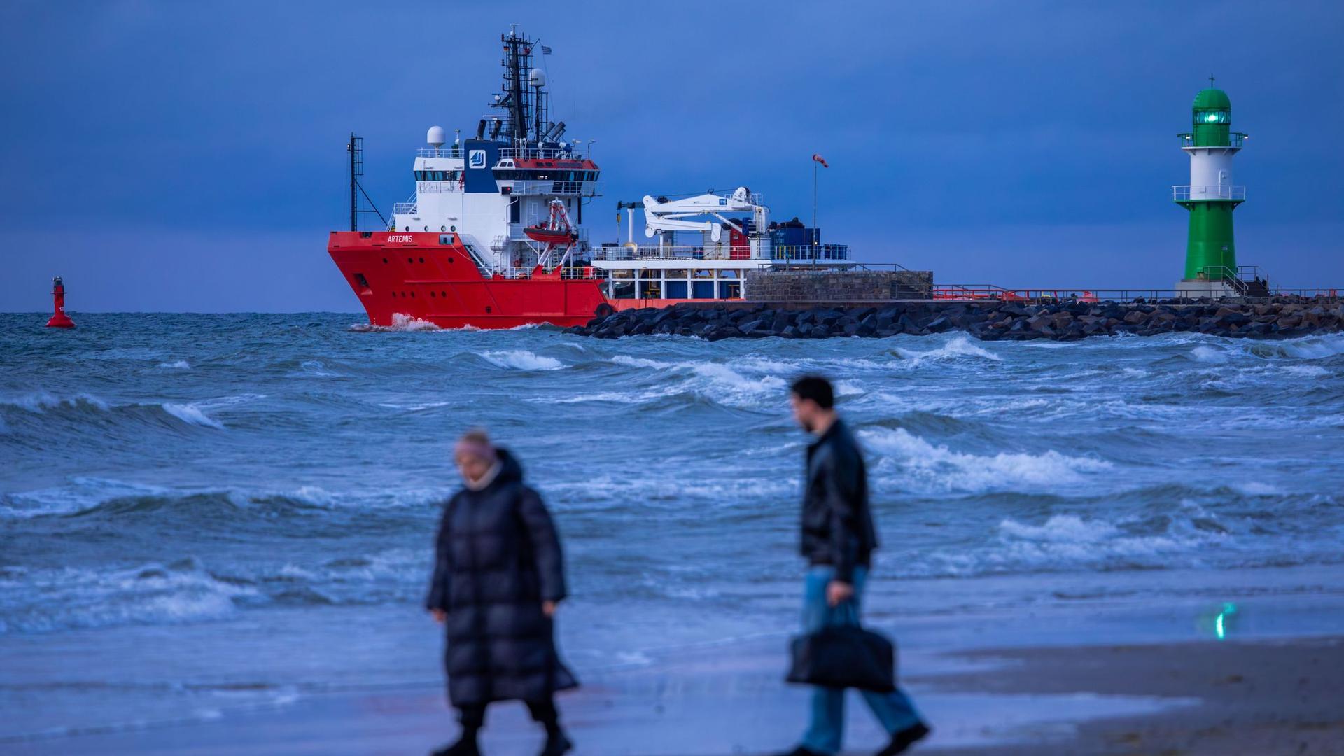 Wetter: Sturm stoppt Fährverkehr zwischen Rostock und Gedser