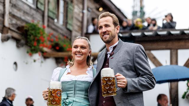 Fußball-Bundesliga: Prosit auf Perfektion: Rekord-Bayern in bester Wiesn-Laune