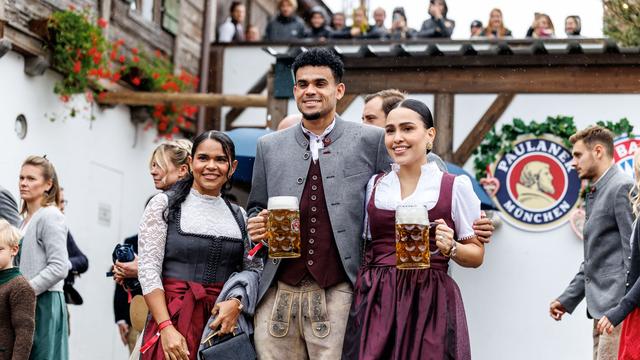 Fußball-Bundesliga: Wegen Díaz: Bayern-Boss macht launige Unschlagbar-Ansage