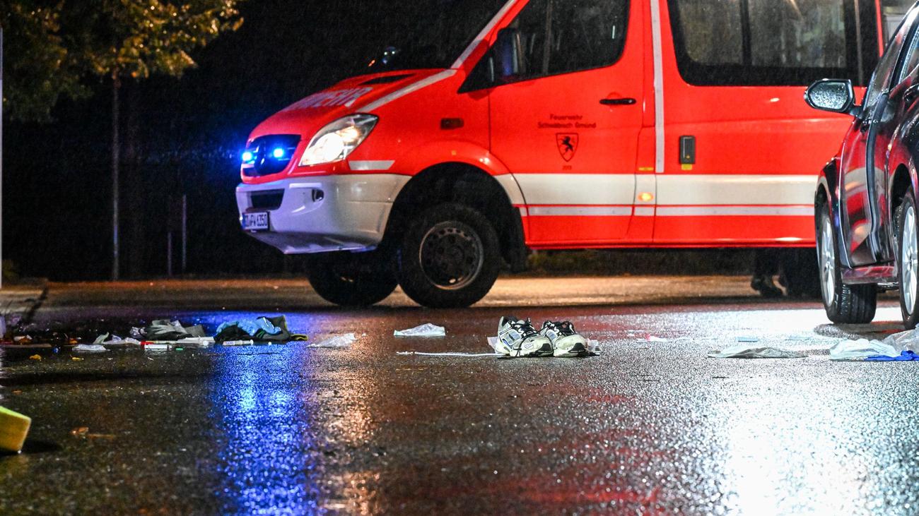 Schwäbisch Gmünd: Mann bei Unfall von Auto überfahren: Schwer verletzt