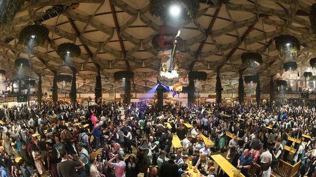 "OkSoberfest": 10.000 Besucher zu nüchterner Wiesn in Berlin erwartet
