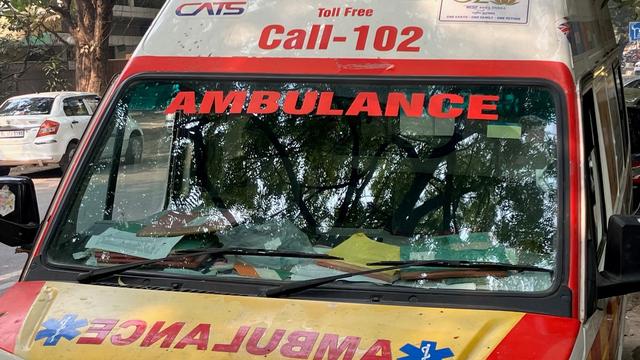 Busunglück: Berichte: Erdrutsch begräbt Bus in Indien - viele Tote