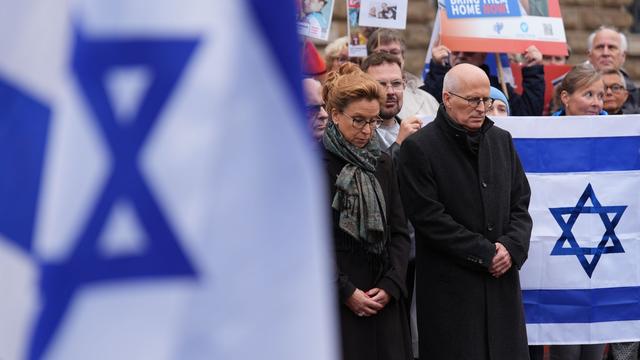 Konflikte: Etwa 250 Menschen gedenken der Opfer des Hamas-Massakers