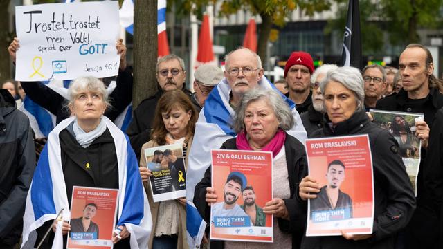 Nach Gerichtsurteil: Hunderte demonstrieren am Jahrestag des Terrorangriffs