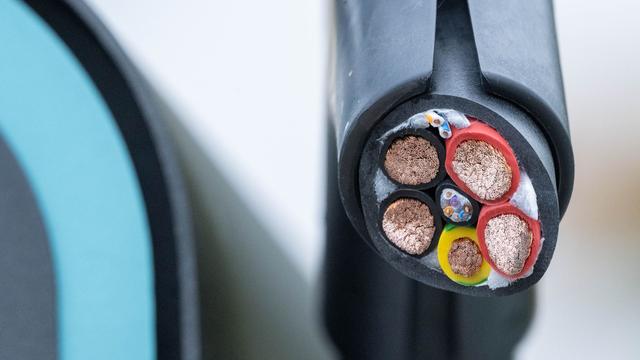 Geklaute Kabel: Mehr als ein Dutzend Kabel von Ladesäulen abgeschnitten
