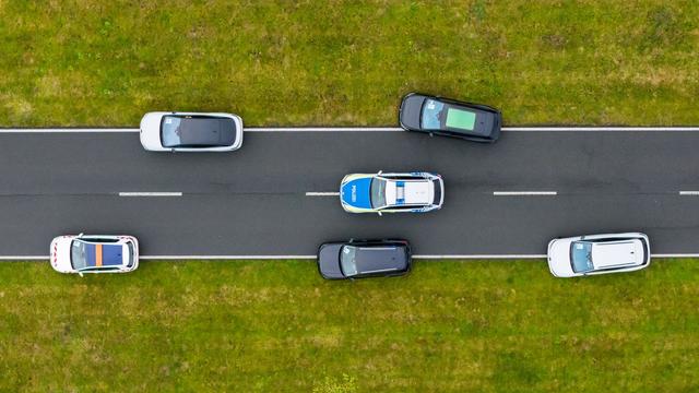 Verkehrssicherheit: Neue Technik soll Einsatzkräfte auf Straßen besser schützen
