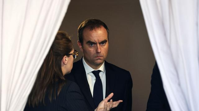 Letzte Gespräche: Präsident Macron in Regierungskrise immer mehr unter Druck