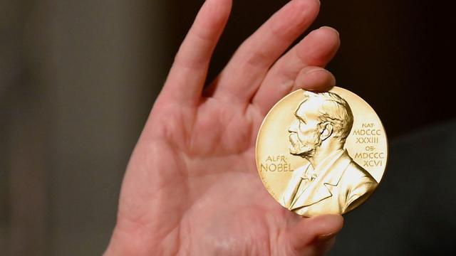 Nobelpreis zum Mitreden: Tunneln gibt es nicht nur beim Fußball