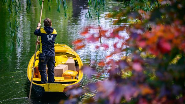 Post per Boot: Vom Brief bis zum Kühlschrank - Postkahn geht in Winterpause
