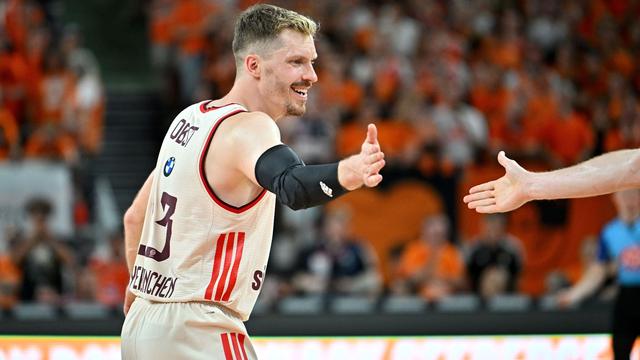 Bundesliga: Auch dank Obst: Bayern-Basketballer gewinnen gegen Bamberg