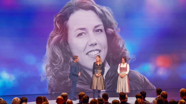 Bayerischer Sportpreis: "Das Leben ist zu kurz" – Biathletinnen würdigen Dahlmeier