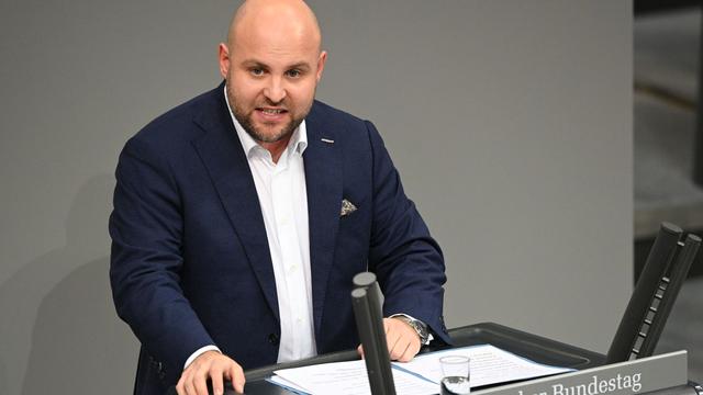 Russland-Reise: Frohnmaier: Allein Interessen Deutschlands verpflichtet