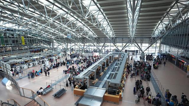 Luftverkehr: Herbstferien: Hamburger Flughafen erwartet 370.000 Reisende