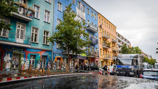 Linkes Szenehaus: Kein Ende in Sicht im Streit um Räumung bei "Rigaer 94"