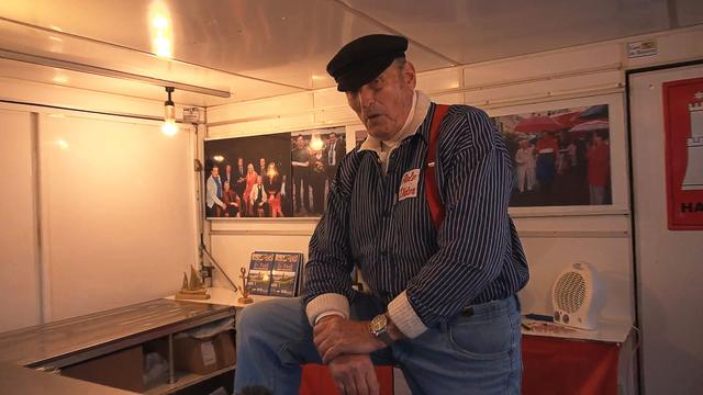 Marktschreier sterben aus: Aale-Dieter (86) denkt noch lange nicht ans Aufhören